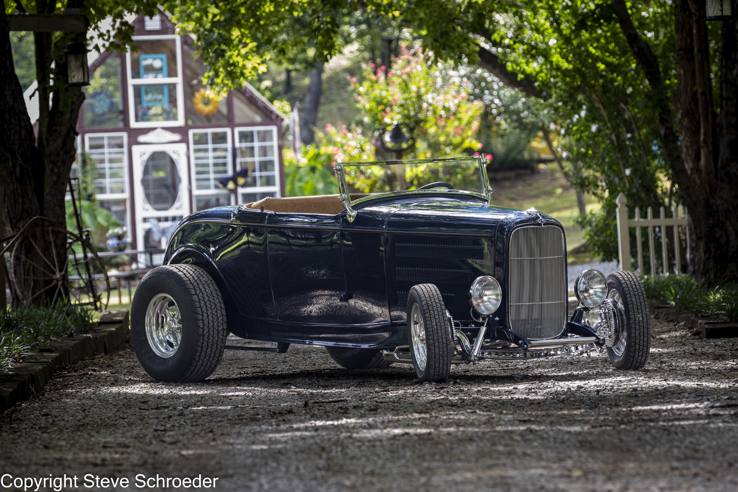 Bob's Nightmist Blue 1932 Ford Roadster, curated gallery photograph 13 of 33