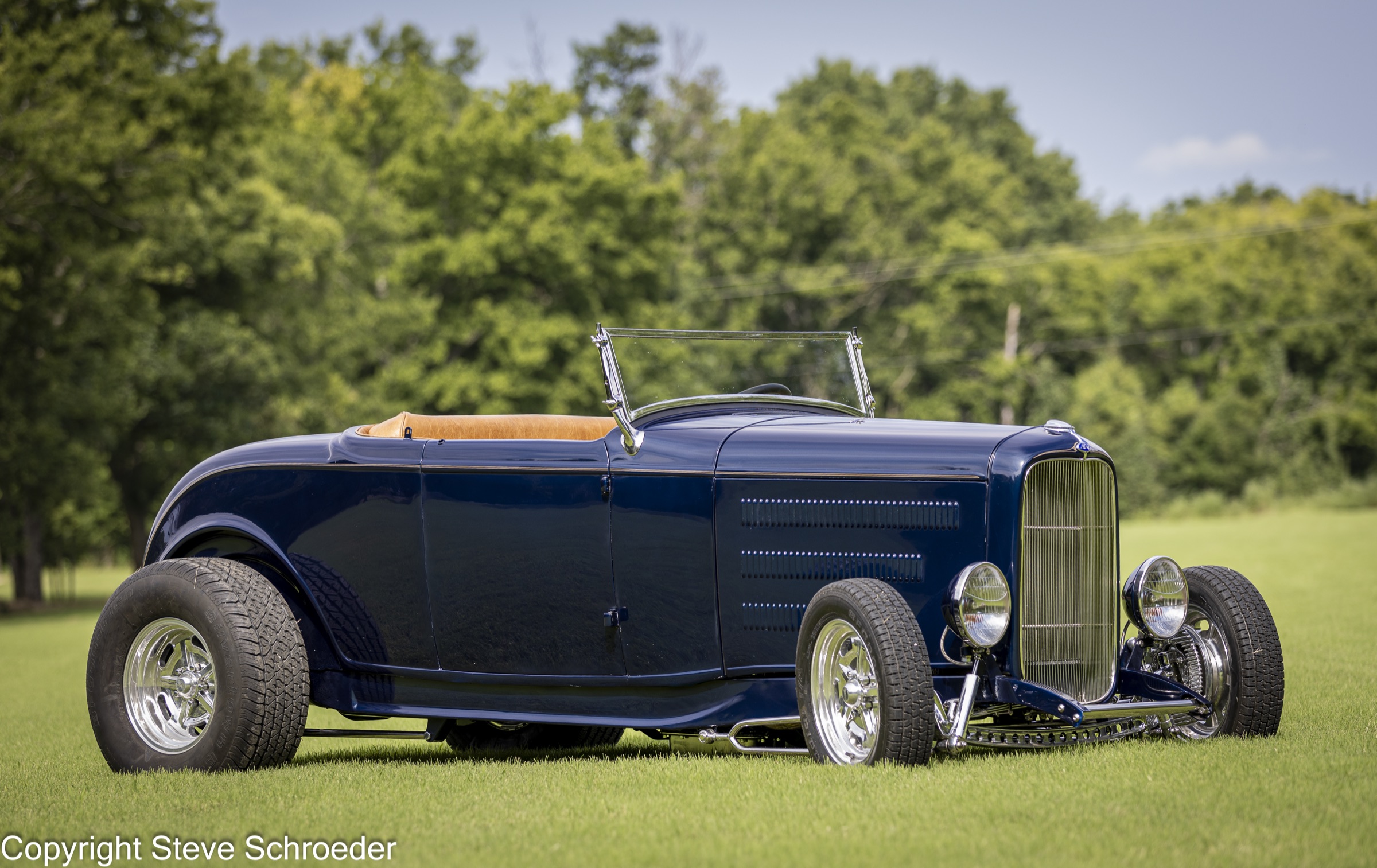 Bob's Nightmist Blue 1932 Ford Roadster, curated gallery photograph 14 of 33