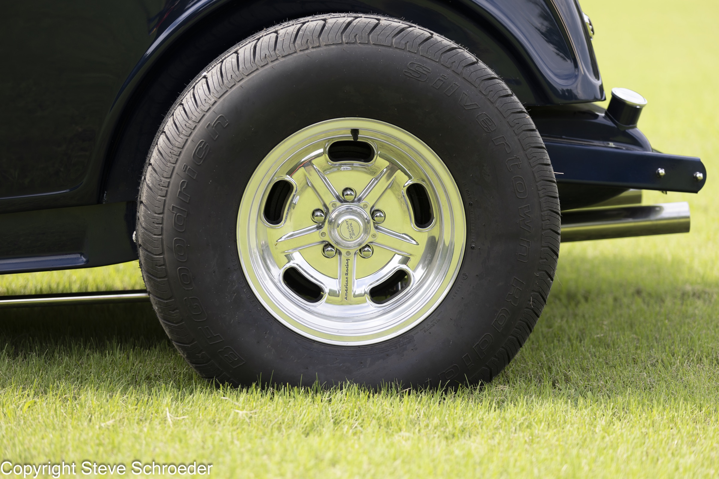 Bob's Nightmist Blue 1932 Ford Roadster, curated gallery photograph 21 of 33