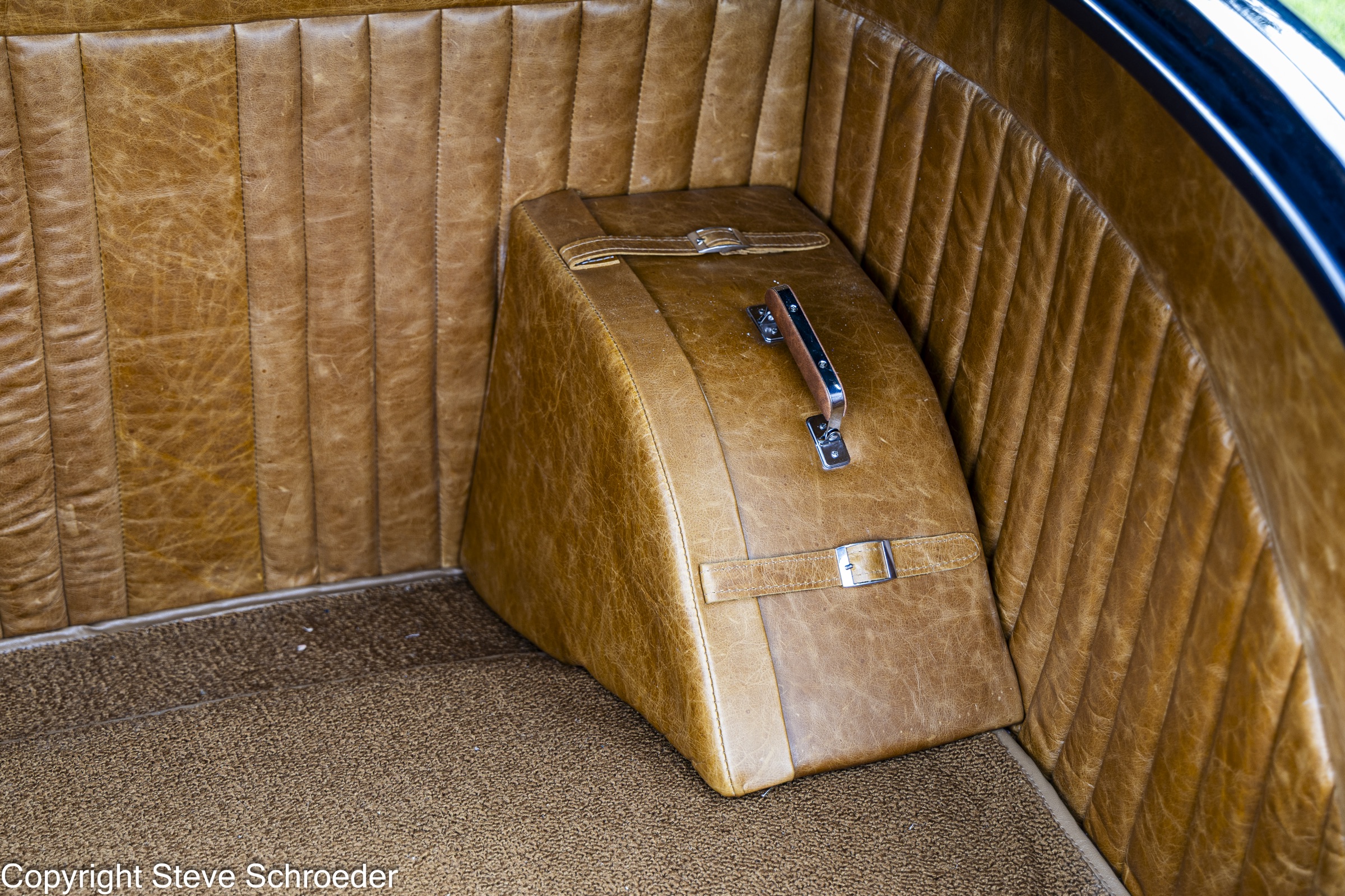 Bob's Nightmist Blue 1932 Ford Roadster, curated gallery photograph 32 of 33